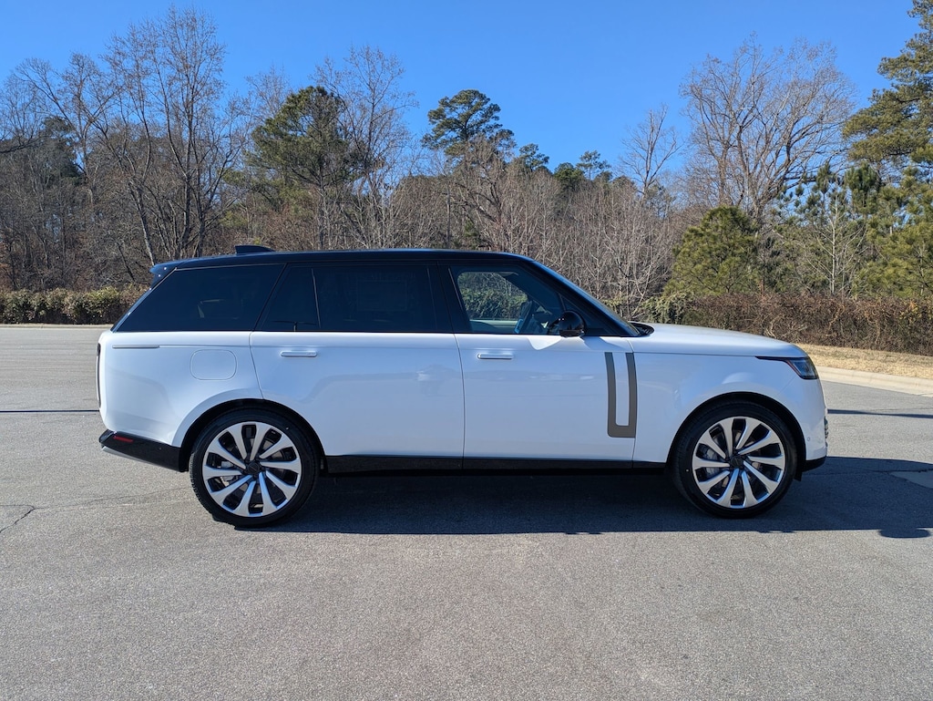 New 2026 Land Rover Range Rover SE LWB 7-Seats / V8 SUV