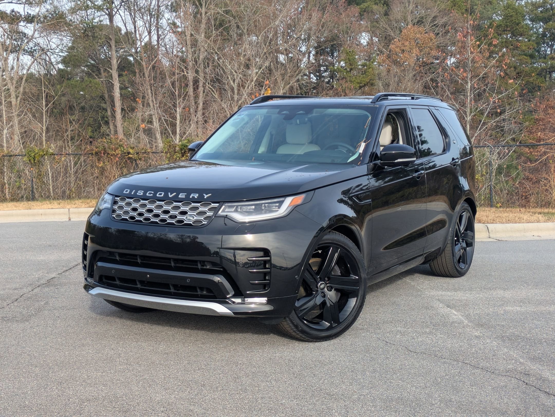 2026 Land Rover Discovery's photo