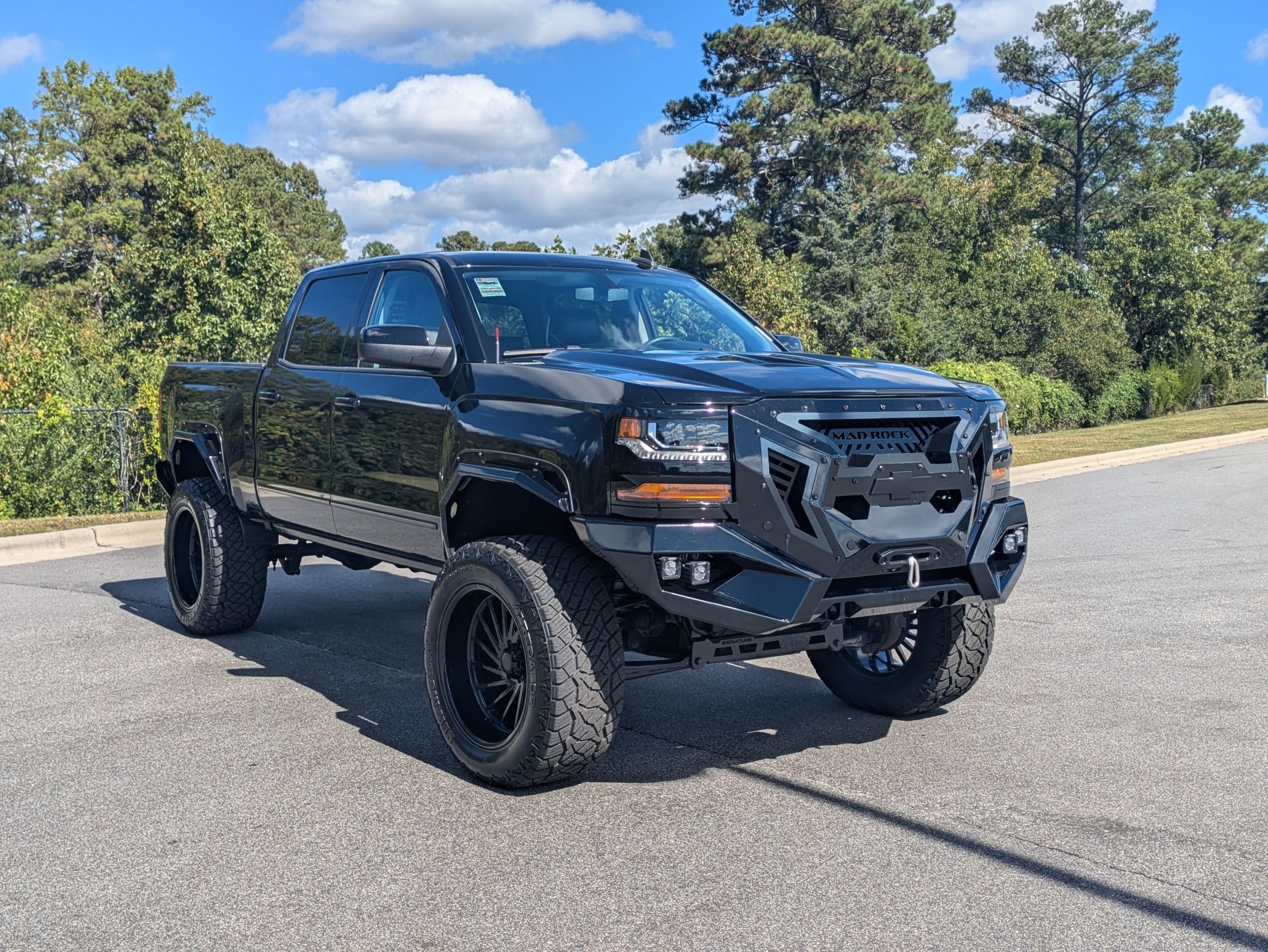 2018 Chevrolet Silverado 1500 LT photo 2