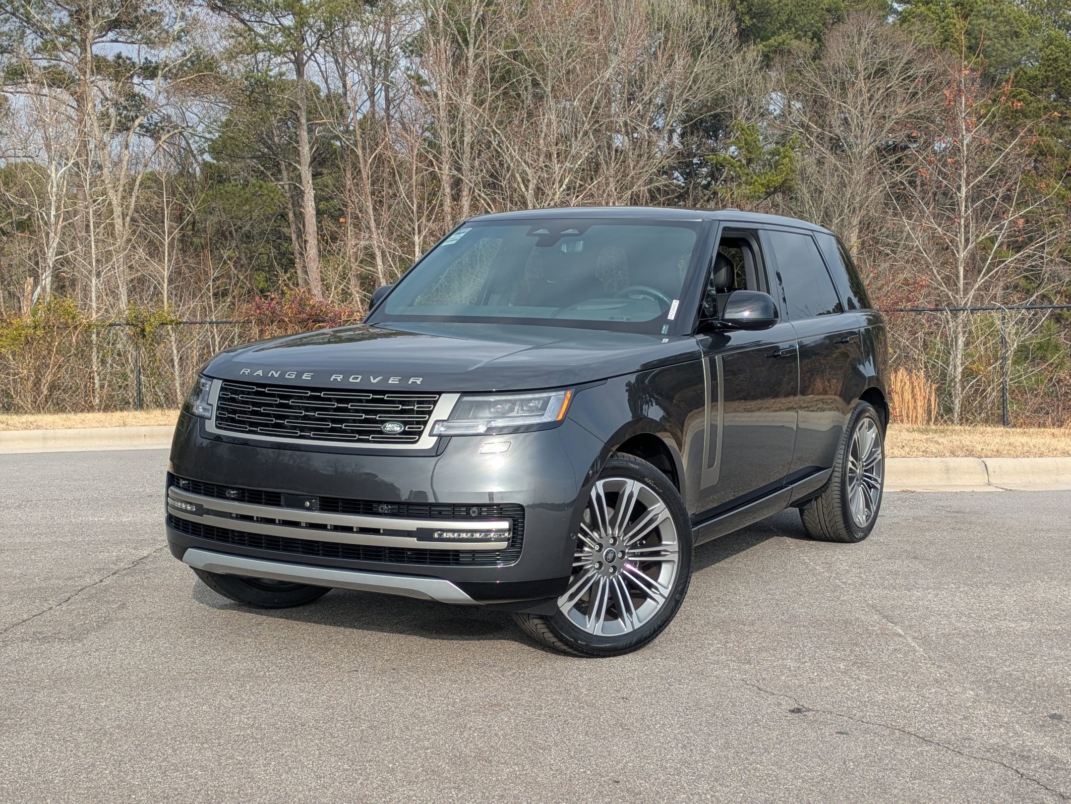 2024 Land Rover Range Rover SE's photo