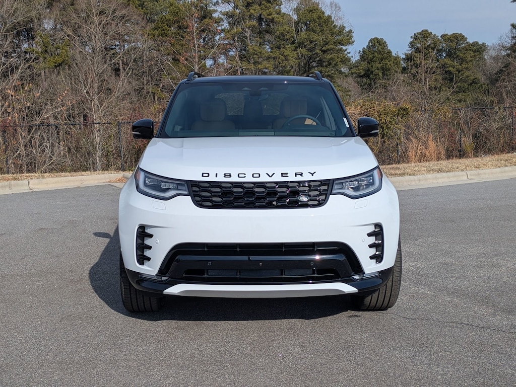 New 2026 Land Rover Discovery Dynamic SE SUV