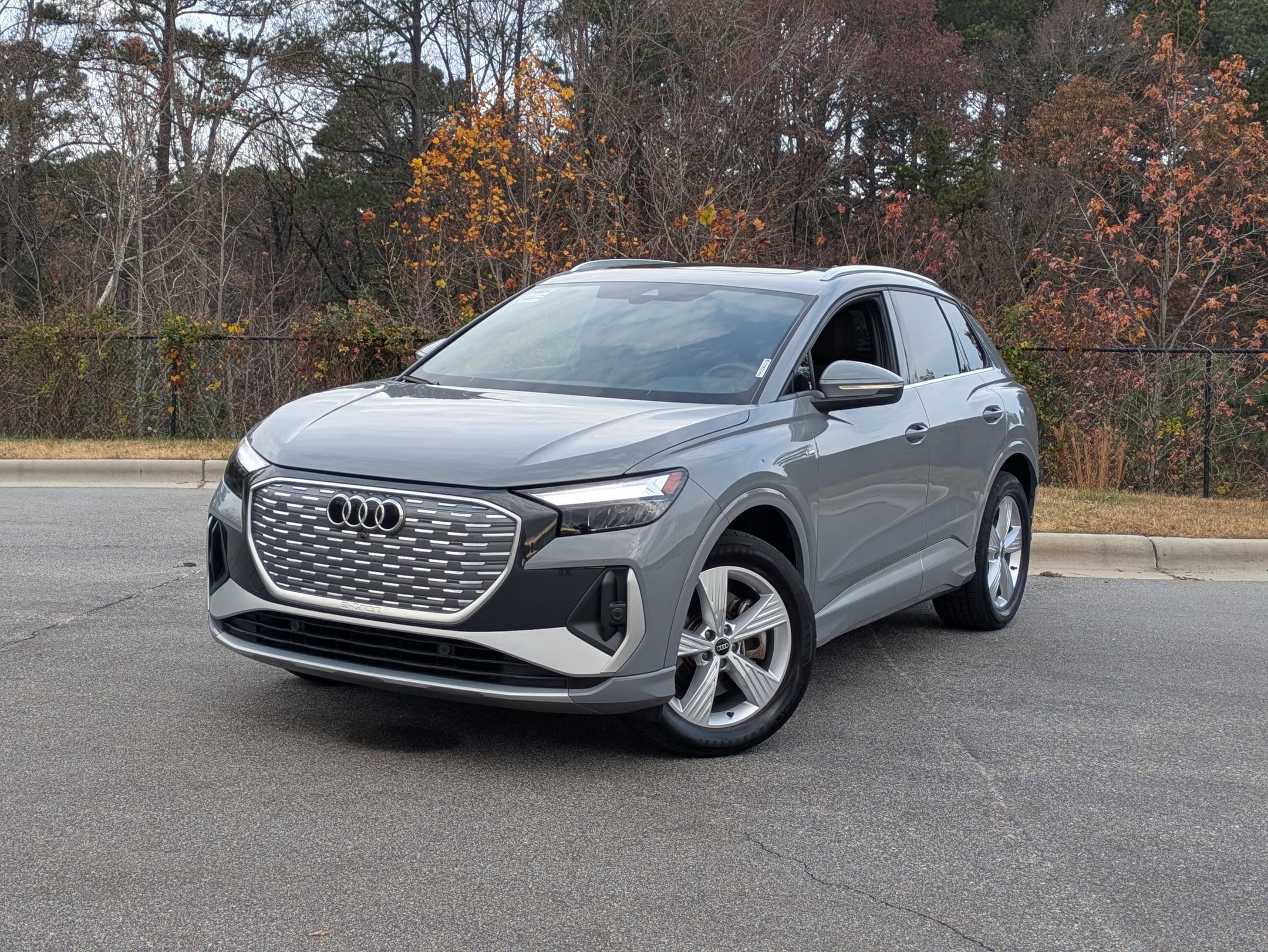 2023 Audi Q4 e-tron Premium's photo