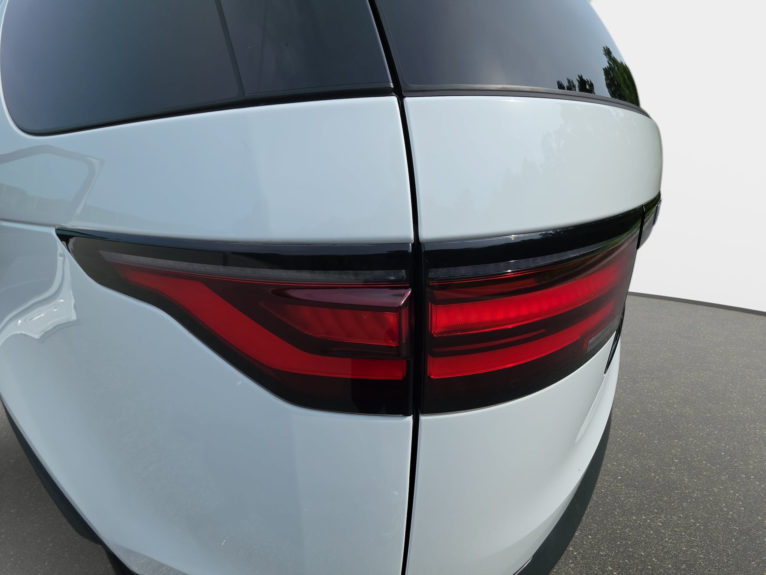 2025 Land Rover Discovery S - Photo 34