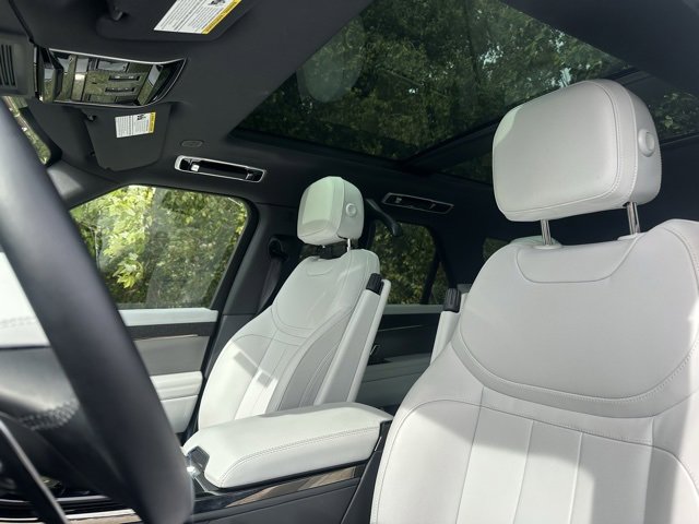 2025 Land Rover Range Rover Sport P360 S photo 3