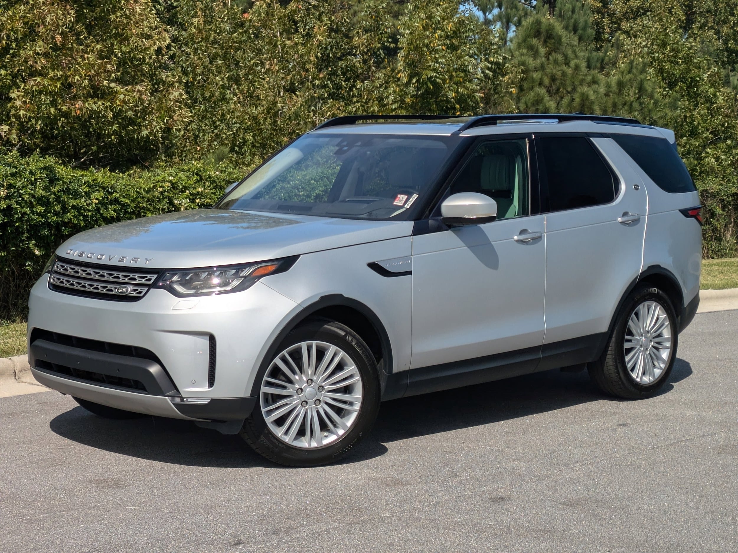 Used 2018 Land Rover Discovery HSE LUX with VIN SALRT2RK0JA071315 for sale in Raleigh, NC