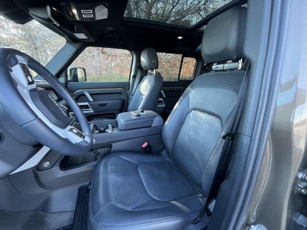 Used 2024 Land Rover Defender 110 X-Dynamic SE SUV