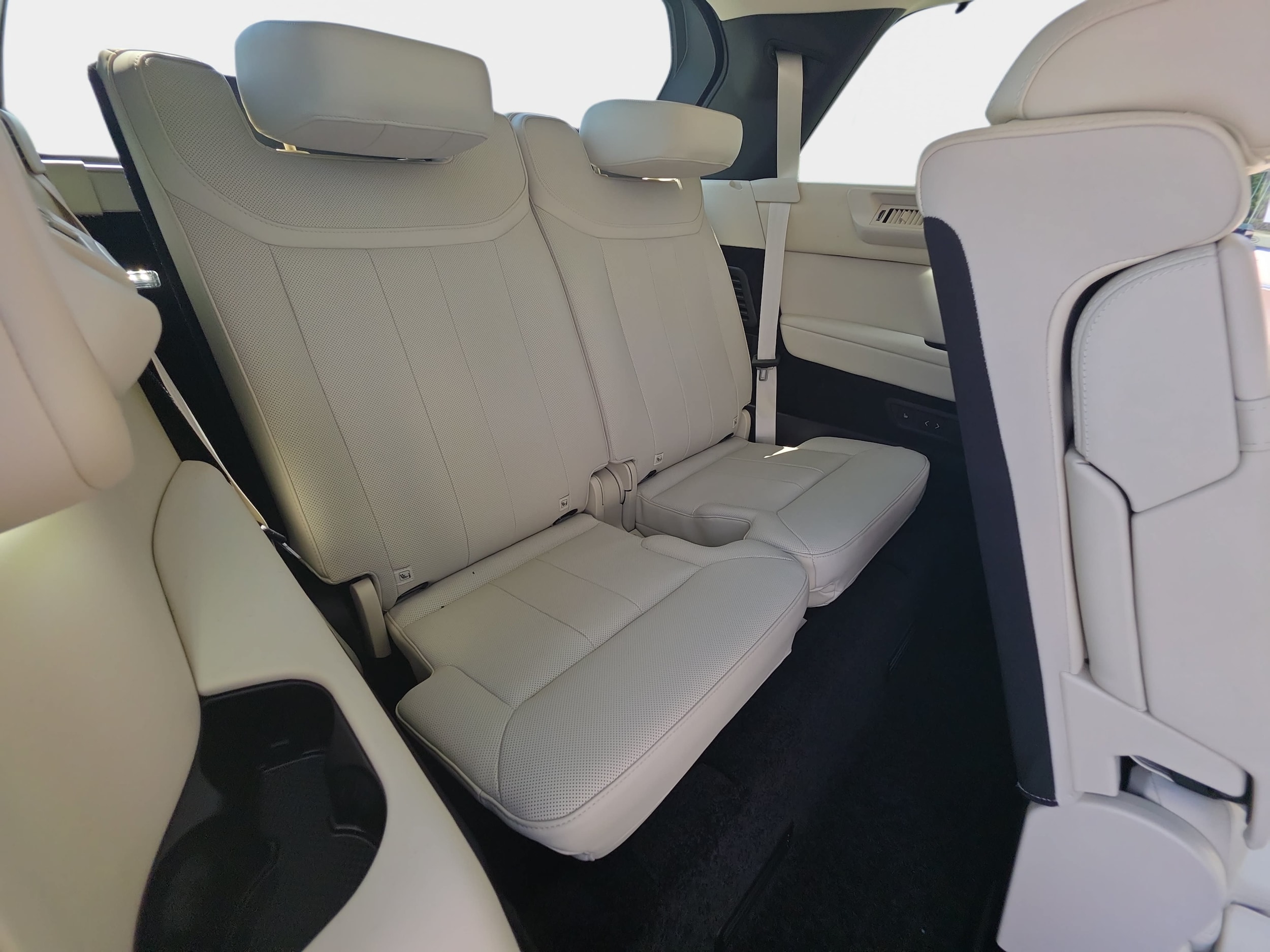 2026 Land Rover Range Rover SE - Photo 12