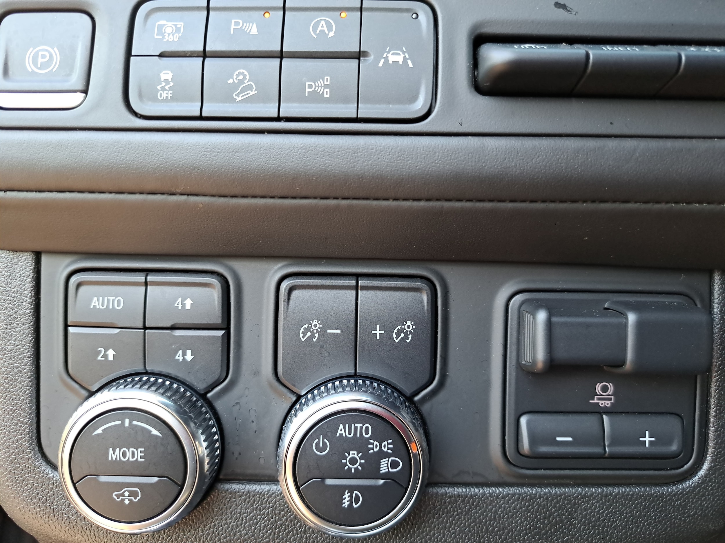 2023 GMC Yukon Denali Ultimate - Photo 25