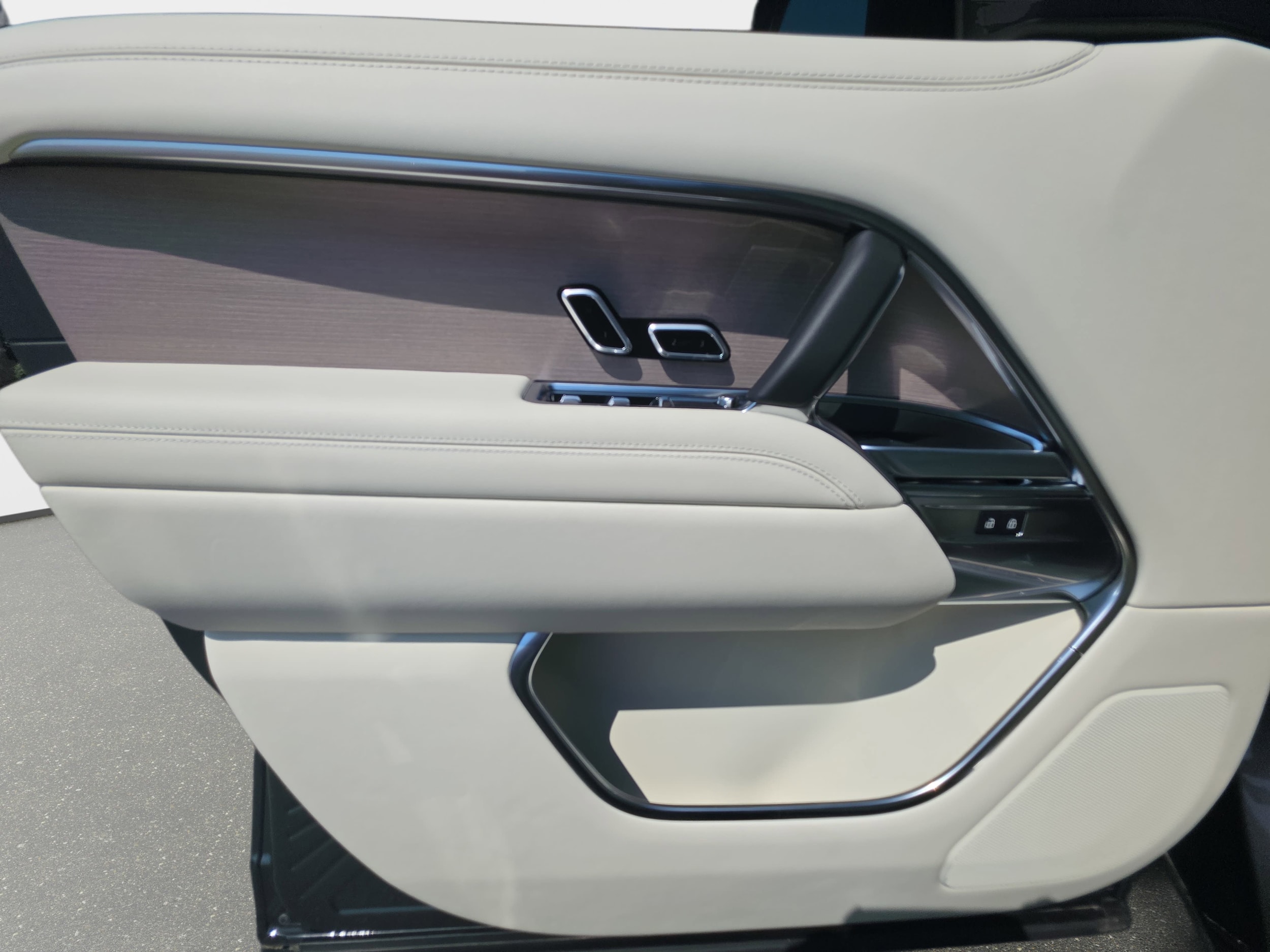 2026 Land Rover Range Rover SE - Photo 29