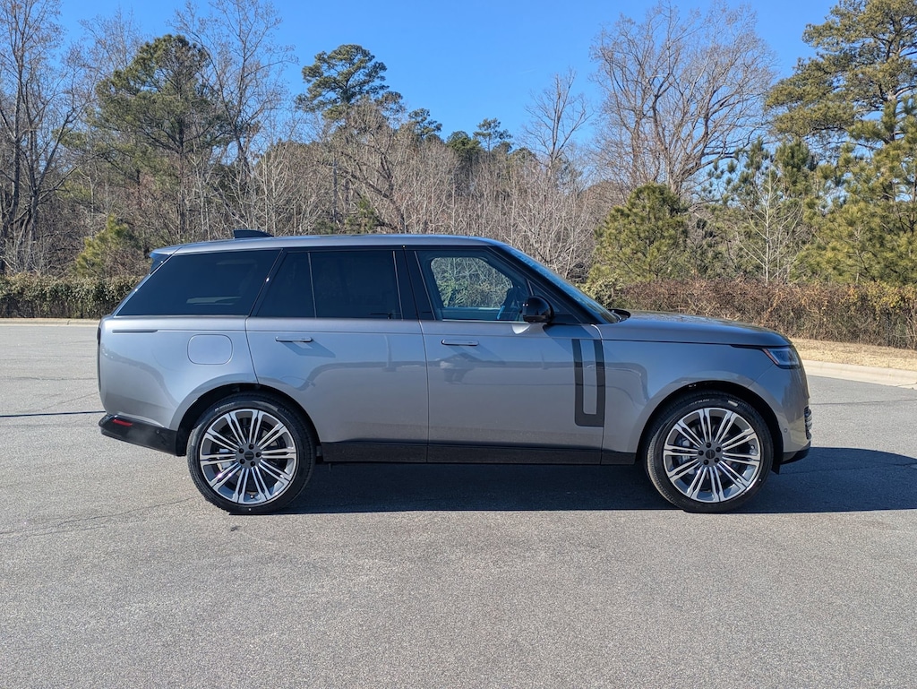 New 2026 Land Rover Range Rover SE SUV