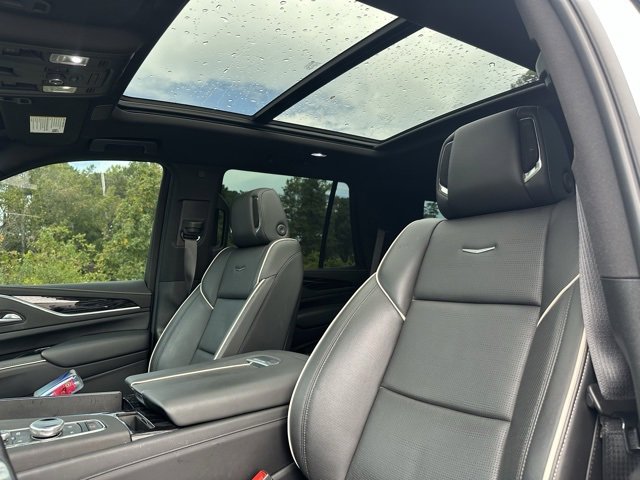 2022 Cadillac Escalade Sport photo 3