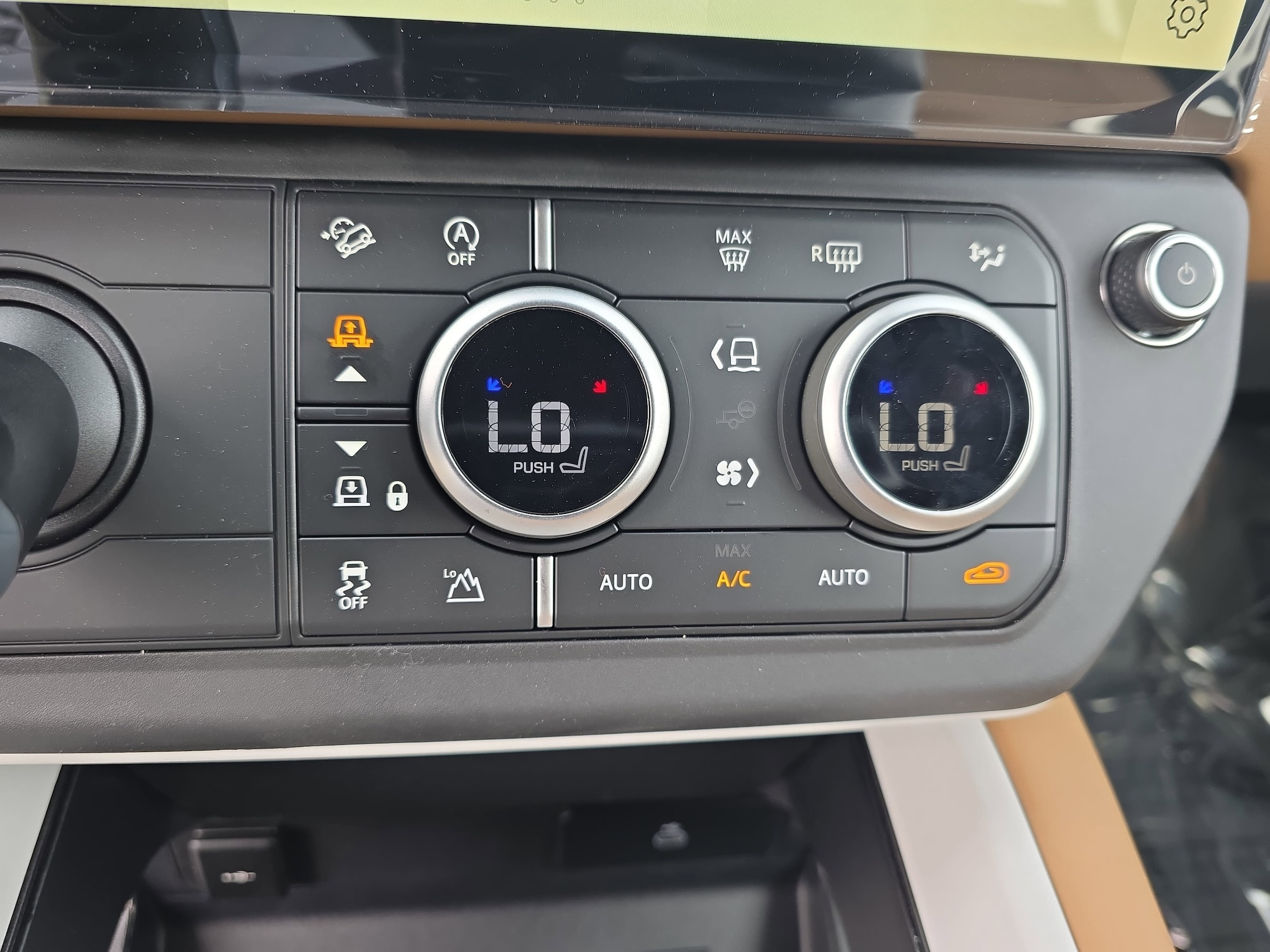 2026 Land Rover Defender X-Dynamic SE - Photo 22