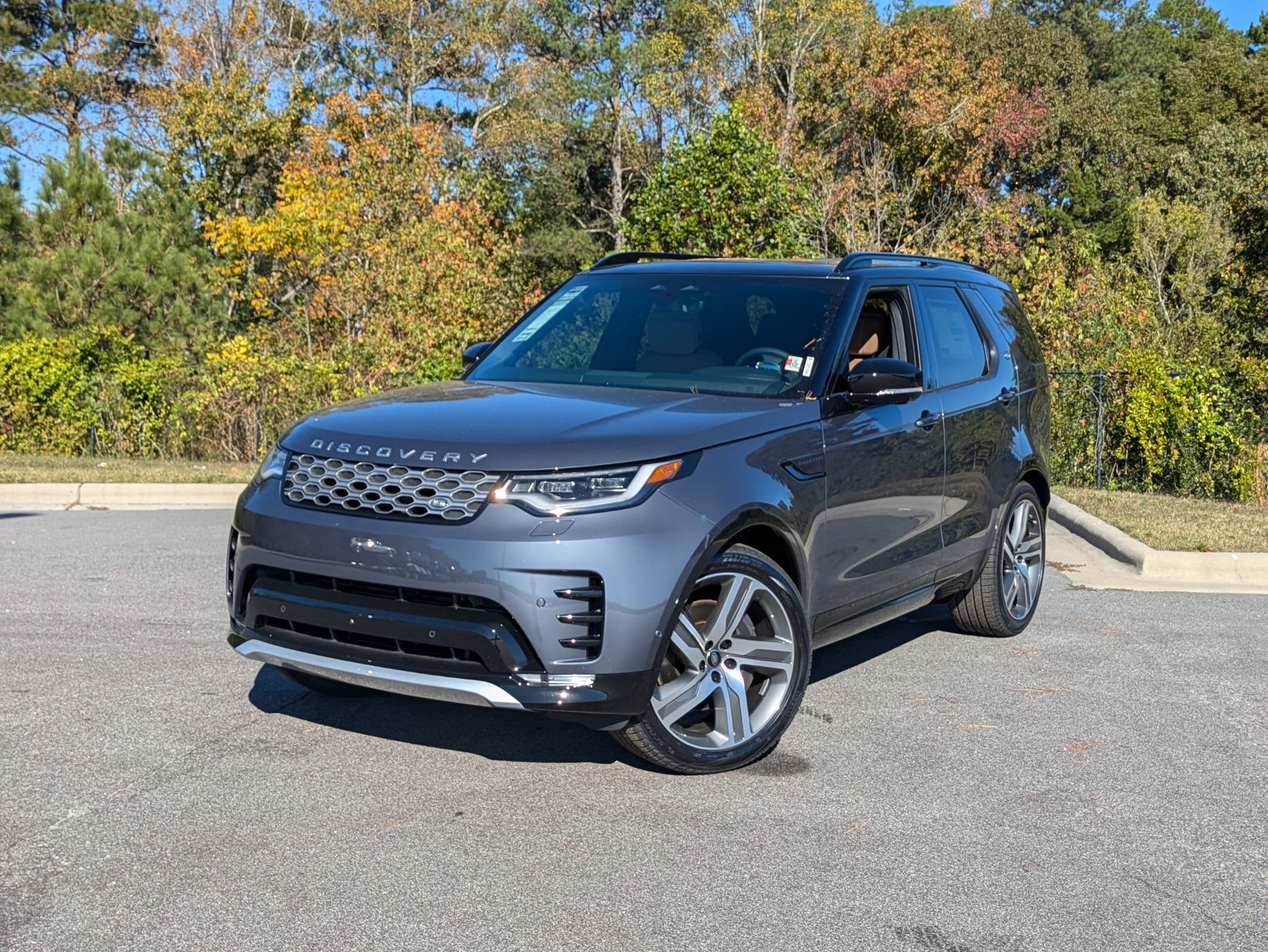 2026 Land Rover Discovery Tempest Edition