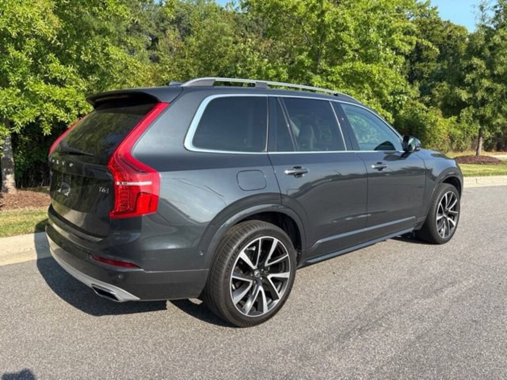 Used 2017 Volvo XC90 Momentum SUV