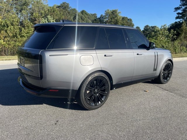 2024 Land Rover Range Rover SE photo 2