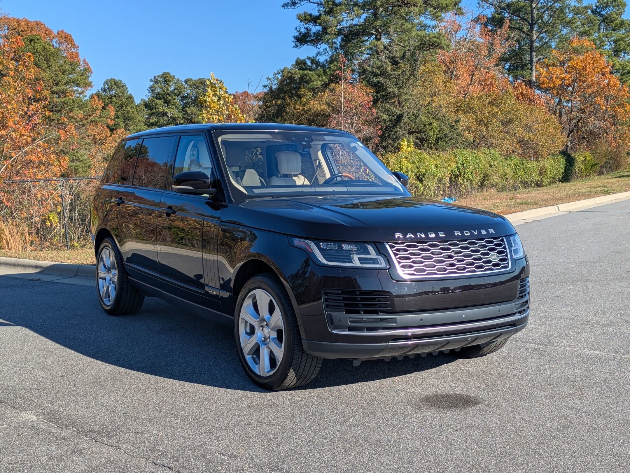 2018 Land Rover Range Rover SuperCharged photo 3
