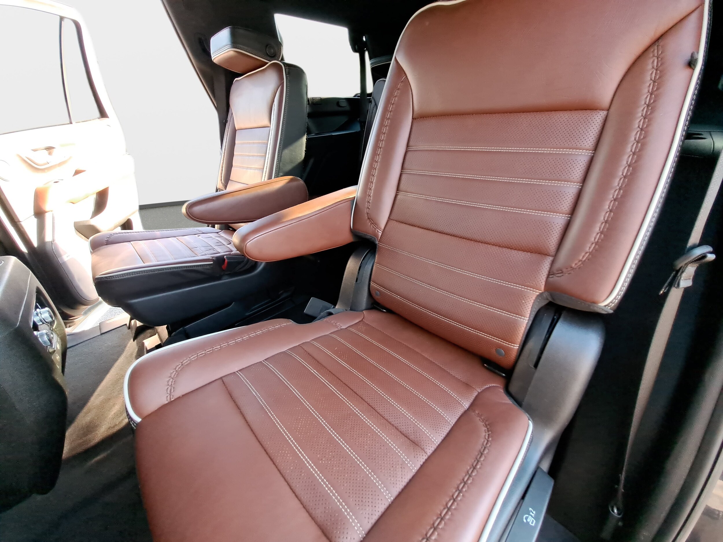 2023 GMC Yukon Denali Ultimate - Photo 16