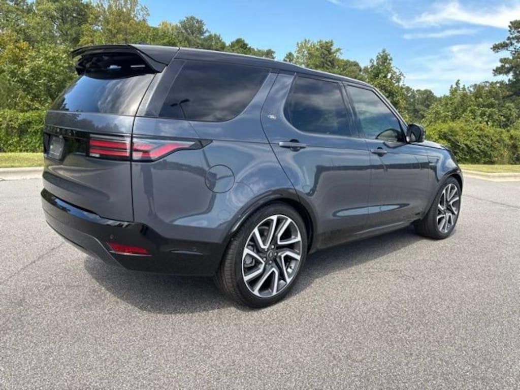 Used 2025 Land Rover Discovery Dynamic SE SUV