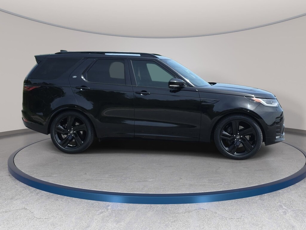Certified 2025 Land Rover Discovery Dynamic SE SUV