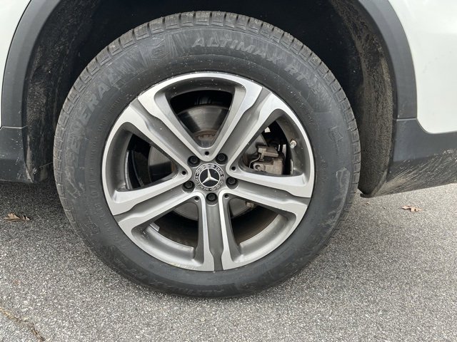 2019 Mercedes Benz GLC 300 photo 3