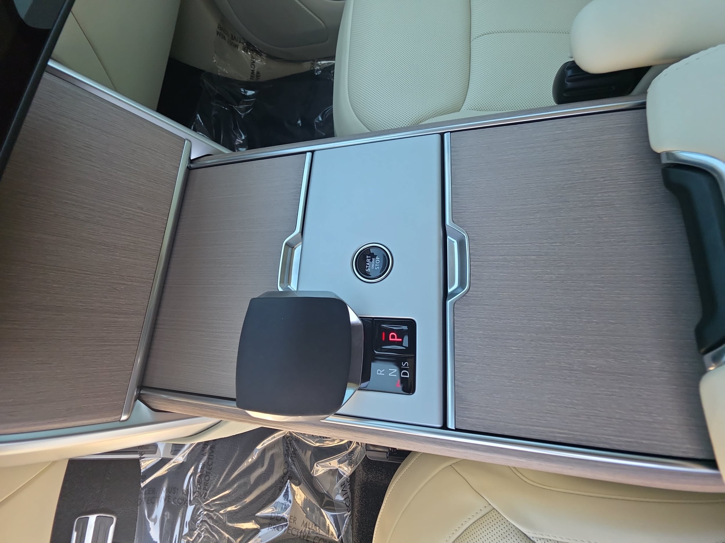 2026 Land Rover Range Rover SE - Photo 27