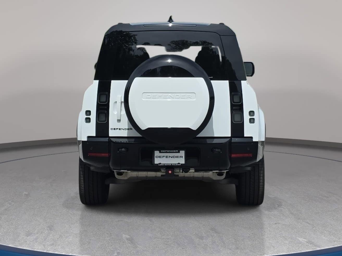 2026 Land Rover Defender X-Dynamic SE - Photo 6