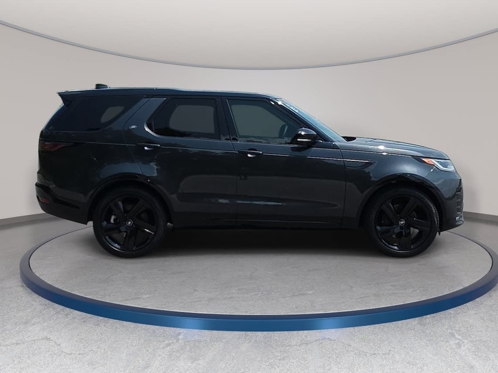 Certified 2025 Land Rover Discovery Dynamic SE SUV