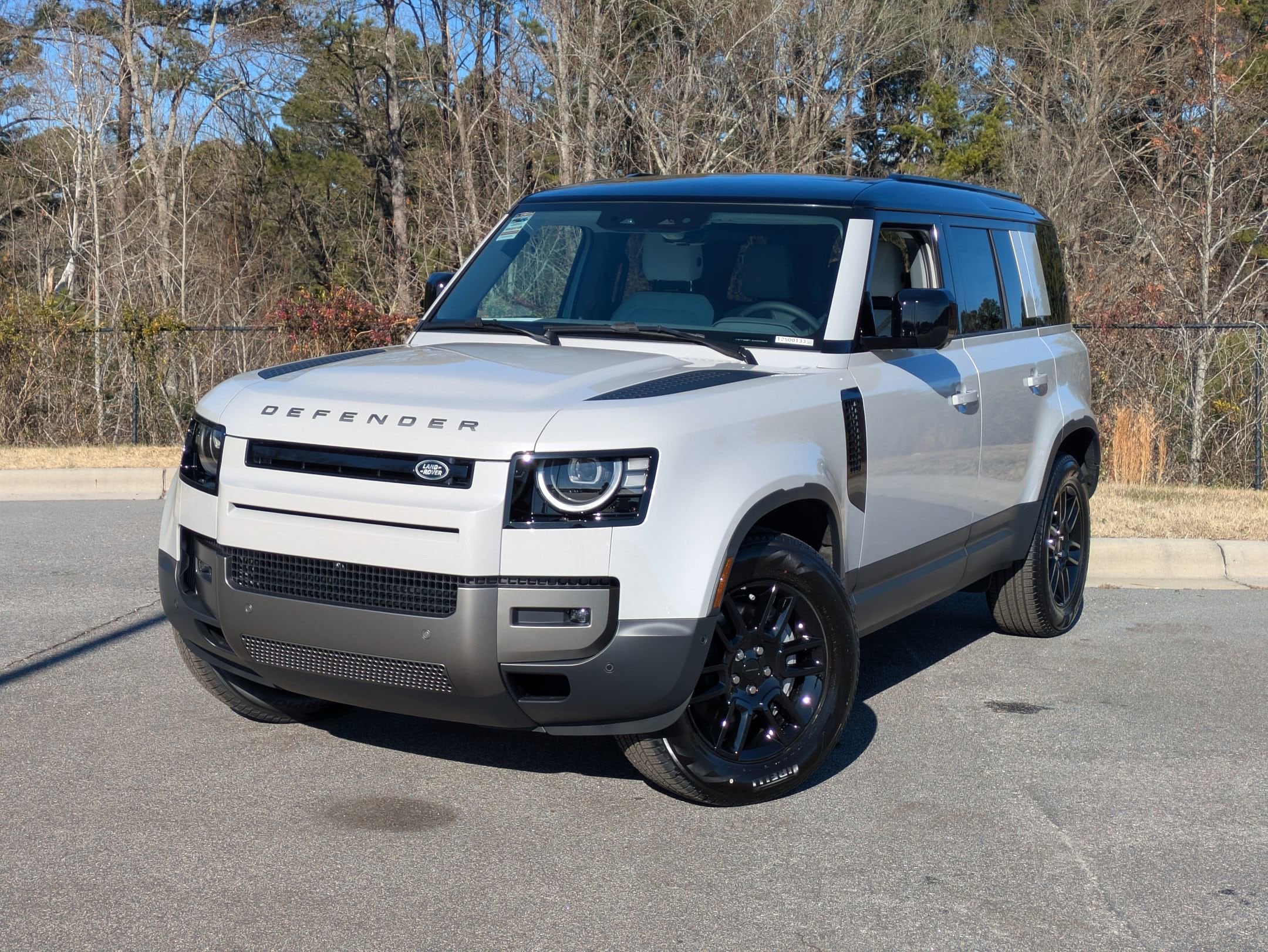 2026 Land Rover Defender S's photo