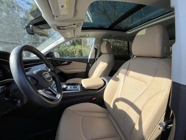 2023 Audi Q8 55 Premium Plus photo 3