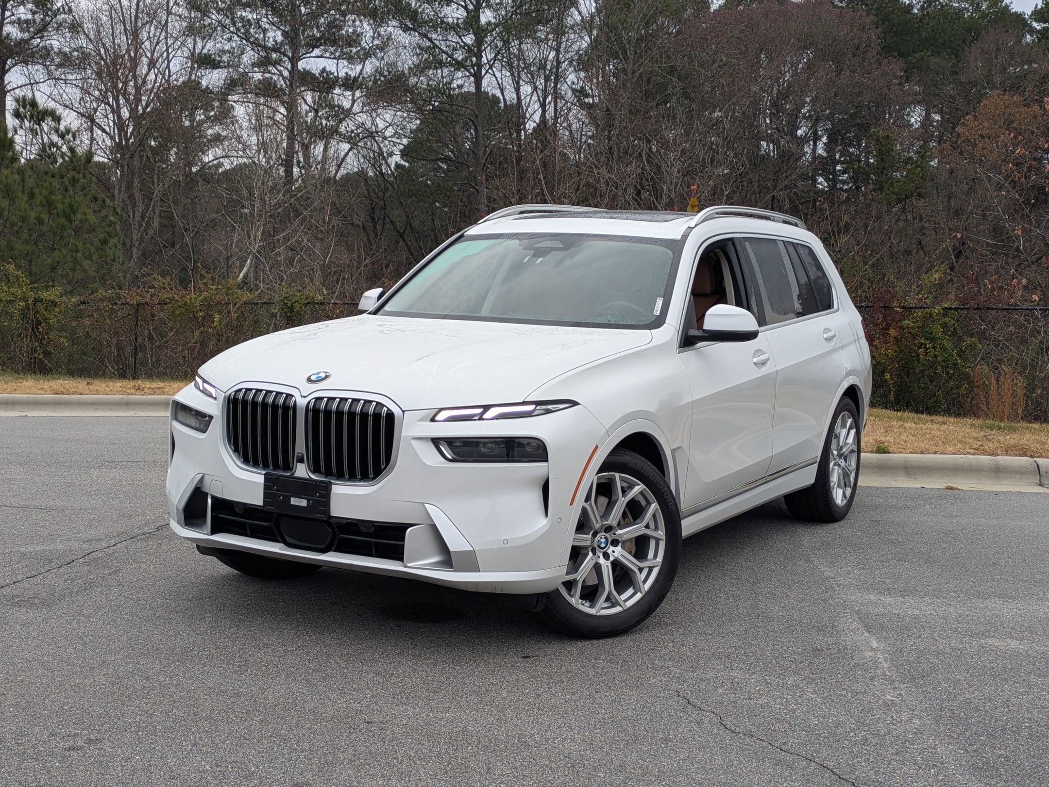 2023 BMW X7 40i's photo