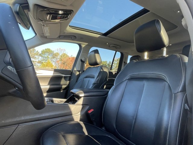 2022 Jeep Grand Cherokee Limited photo 2