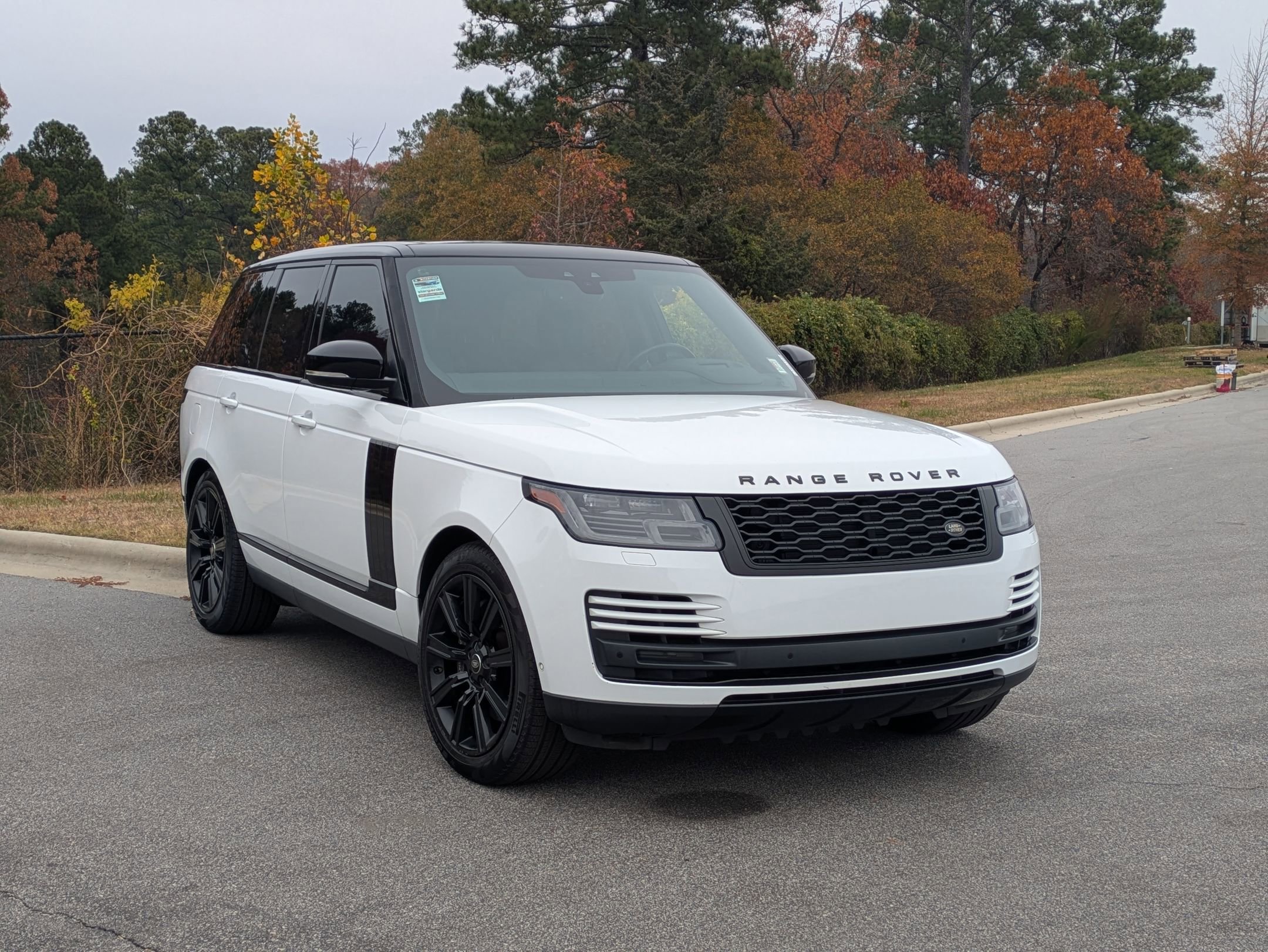 2020 Land Rover Range Rover HSE photo 3