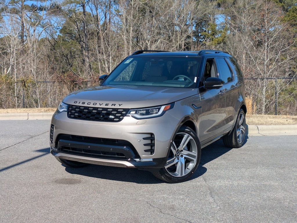 New 2026 Land Rover Discovery Dynamic SE SUV