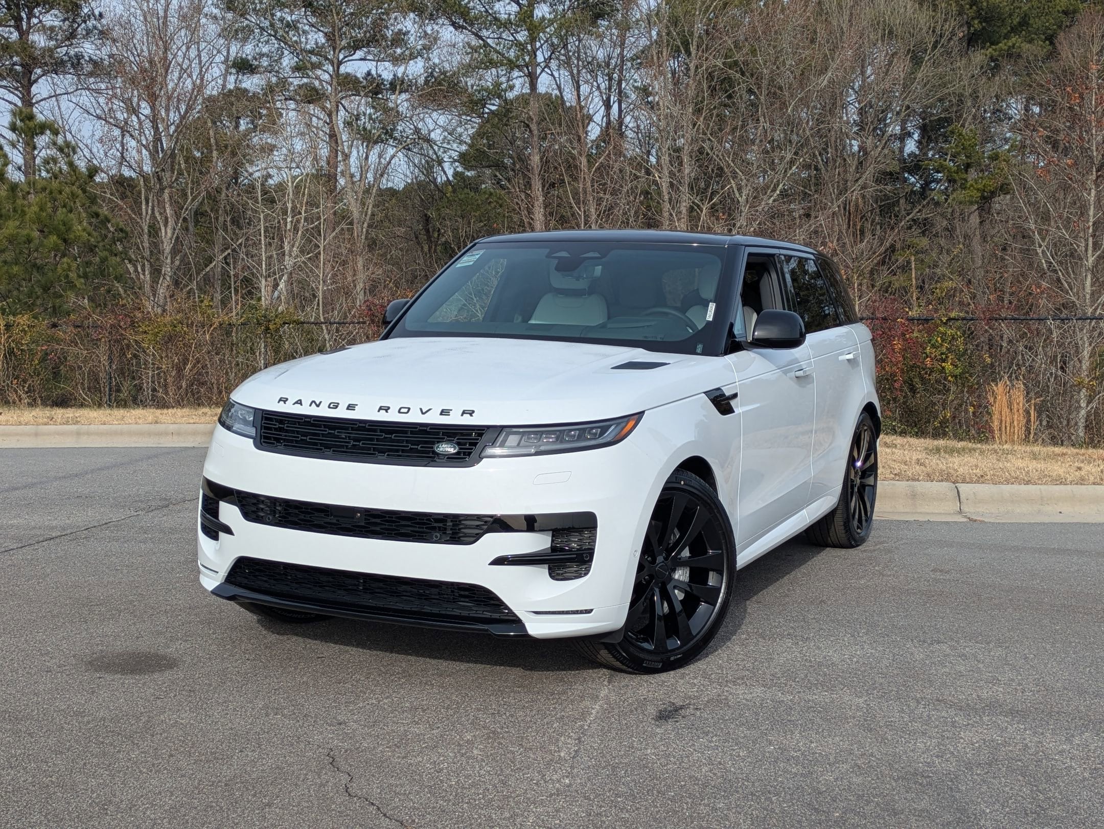 2026 Land Rover Range Rover Sport Dynamic SE's photo