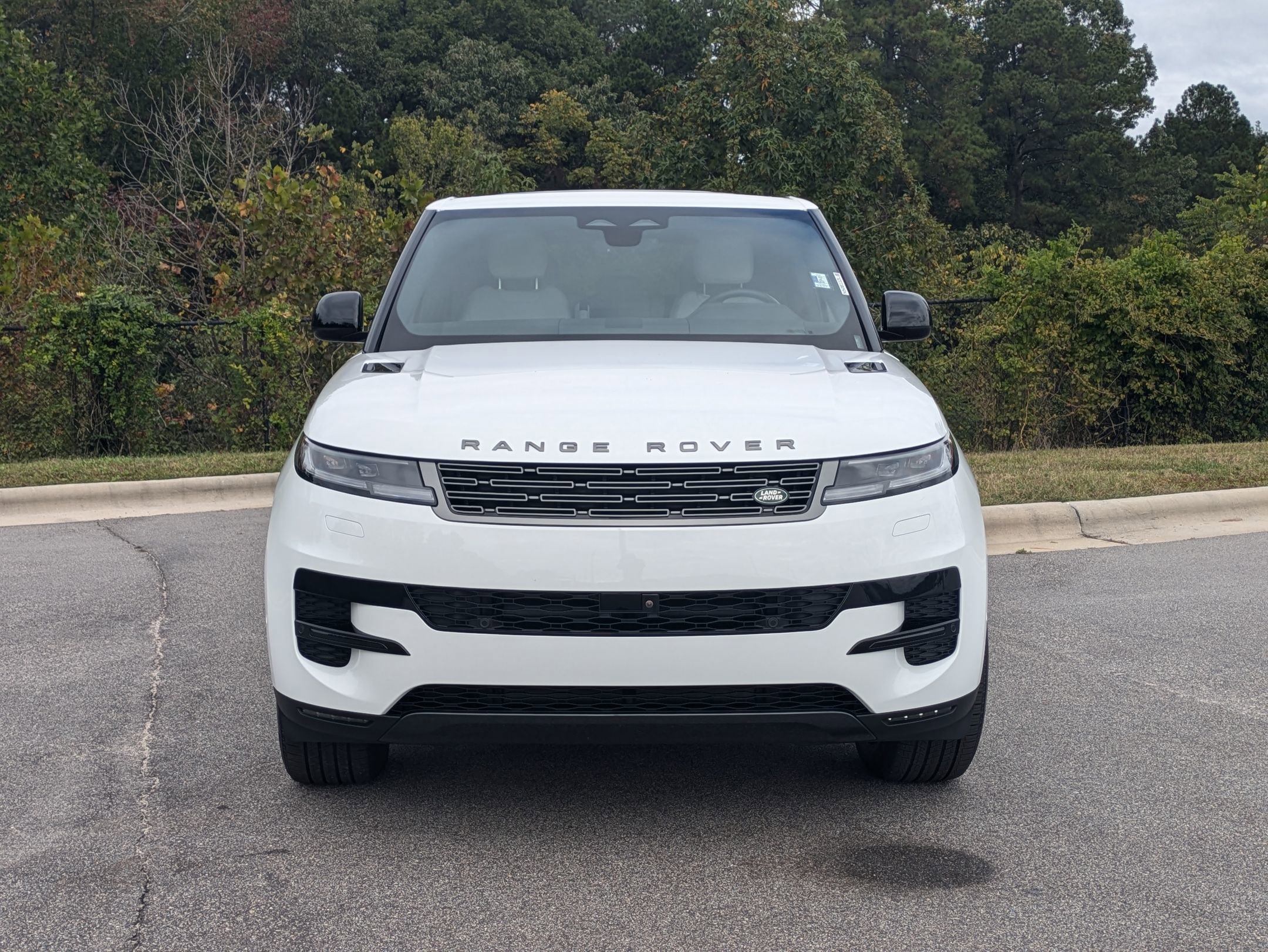 2025 Land Rover Range Rover Sport P360 S photo 2