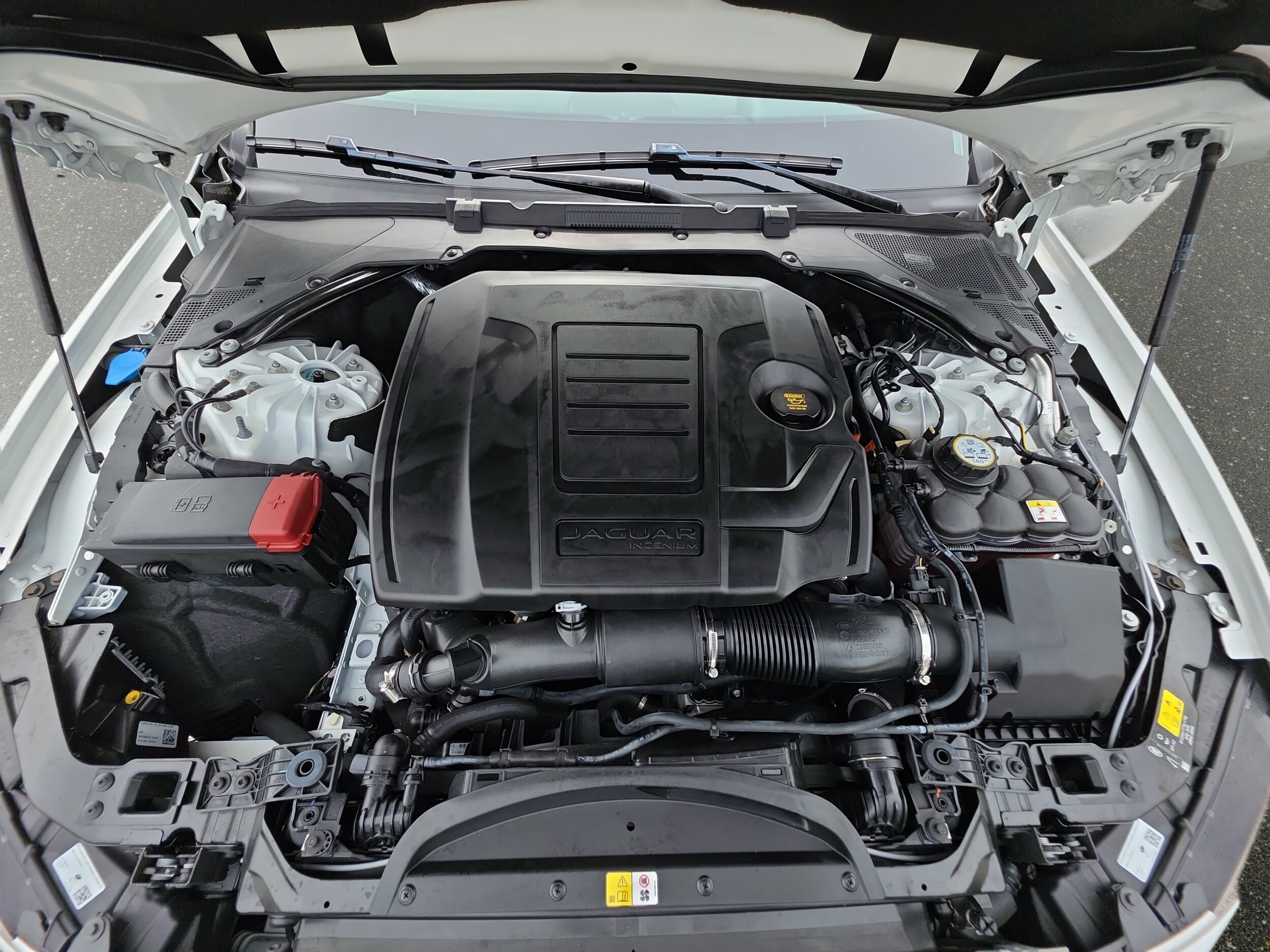 2023 Jaguar XF R-Dynamic SE - Photo 30