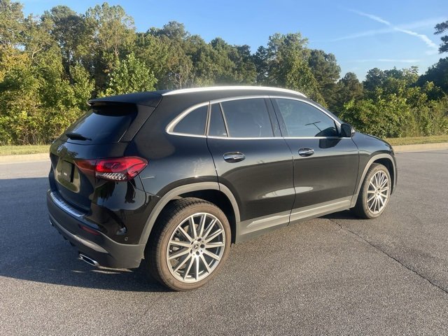 2022 Mercedes Benz GLA 250 photo 2