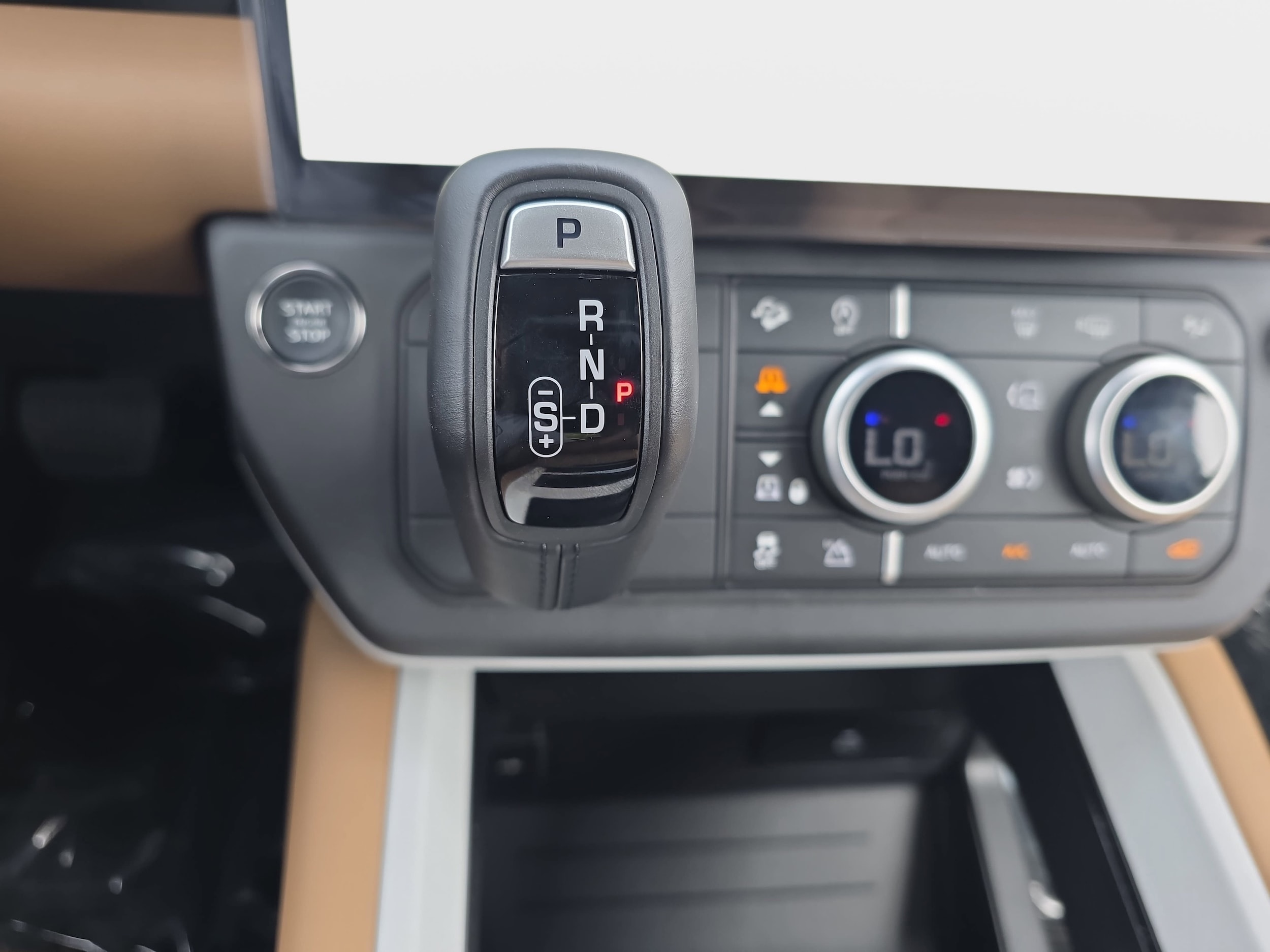 2026 Land Rover Defender X-Dynamic SE - Photo 26