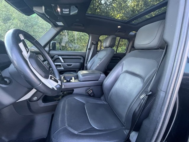 2023 Land Rover Defender X-Dynamic SE photo 3