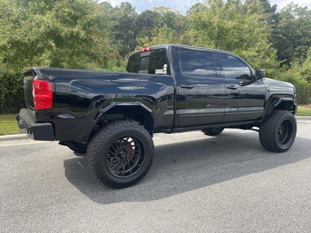 2018 Chevrolet Silverado 1500 LT photo 2