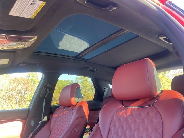 2025 Genesis GV70 3.5T Sport Prestige photo 3