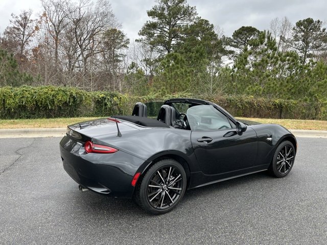 2024 Mazda MX-5 Miata Miata Grand Touring photo 2