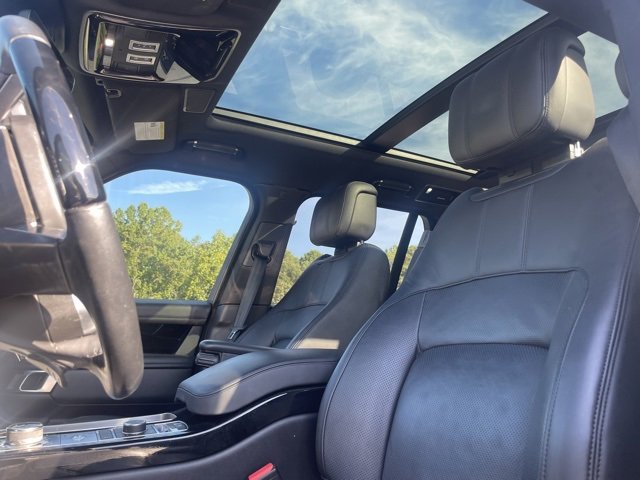 2020 Land Rover Range Rover HSE photo 2