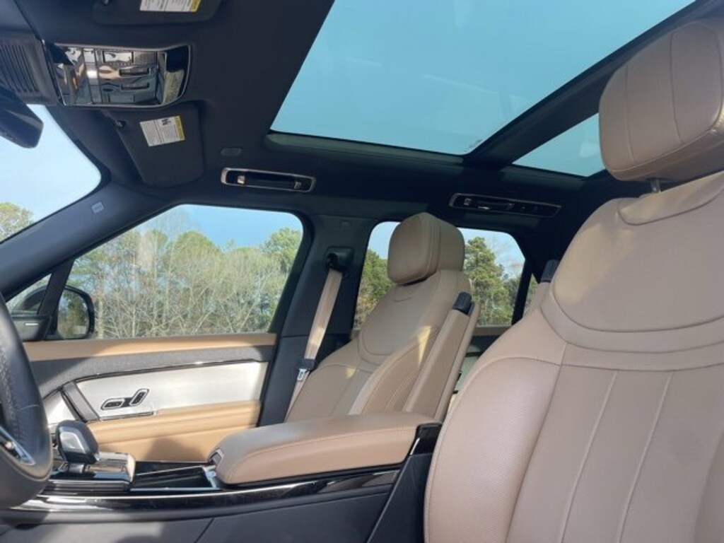 Used 2025 Land Rover Range Rover Sport SE SUV