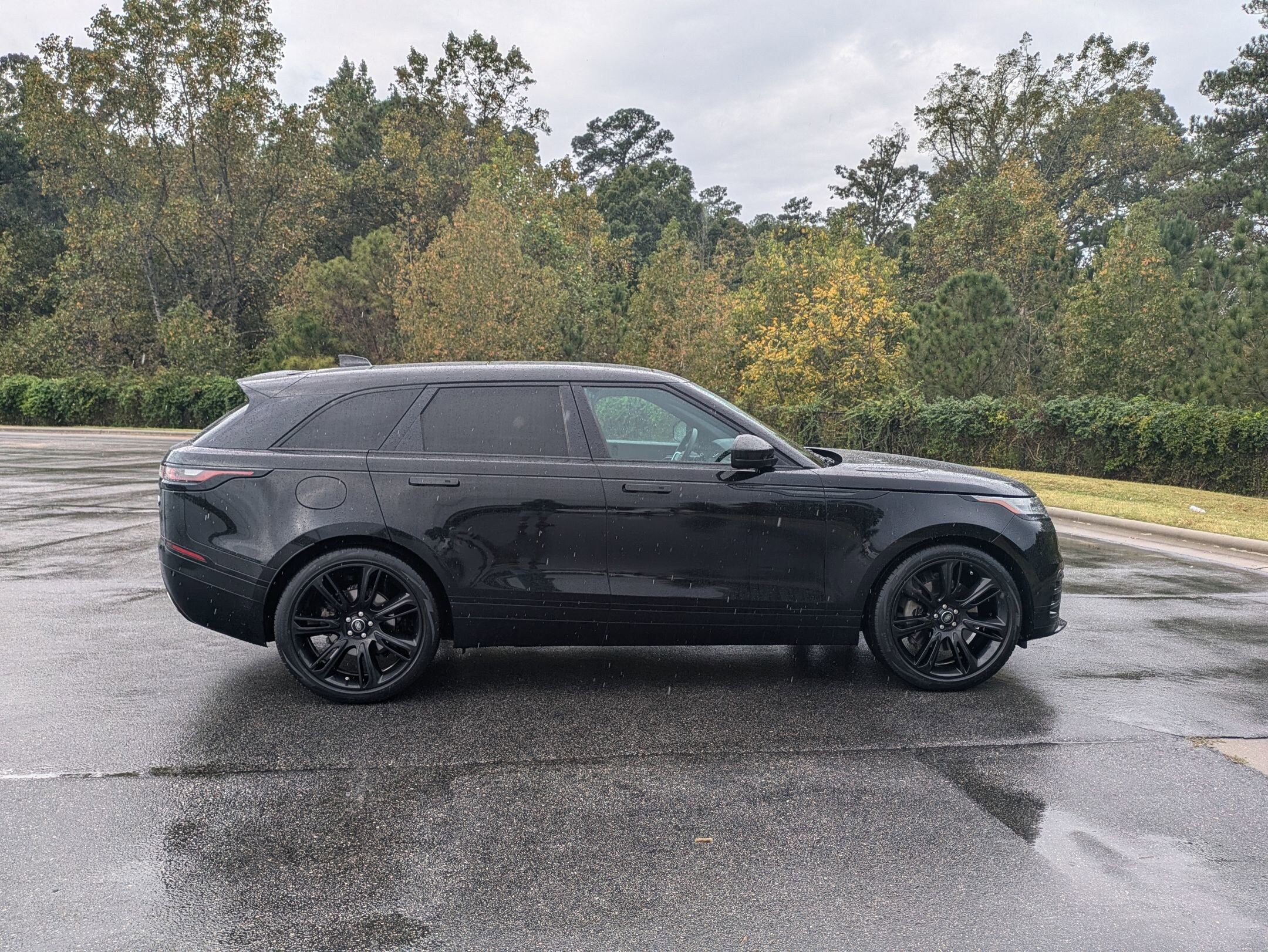 2023 Land Rover Range Rover Velar P400 HST photo 2
