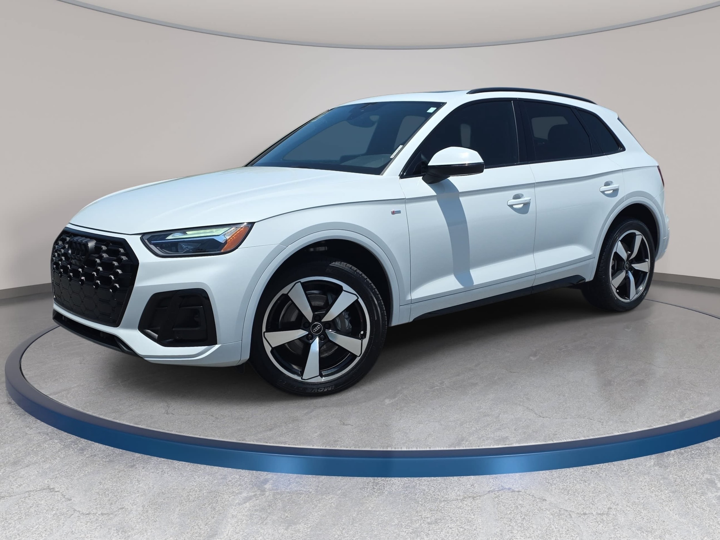 2023 Audi Q5 45 Premium Plus's photo