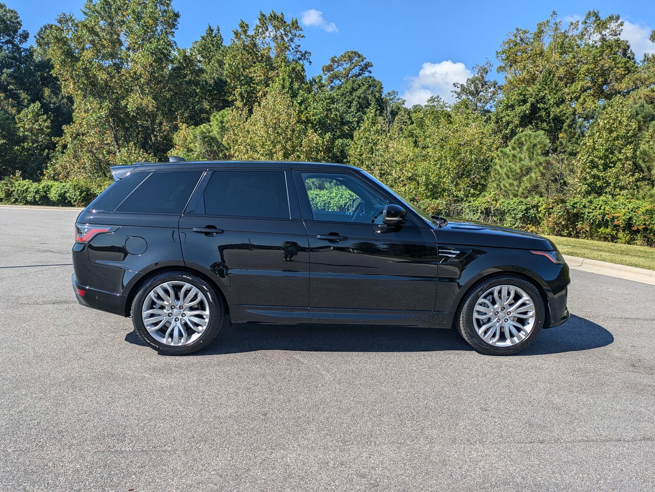 2019 Land Rover Range Rover Sport HSE photo 4