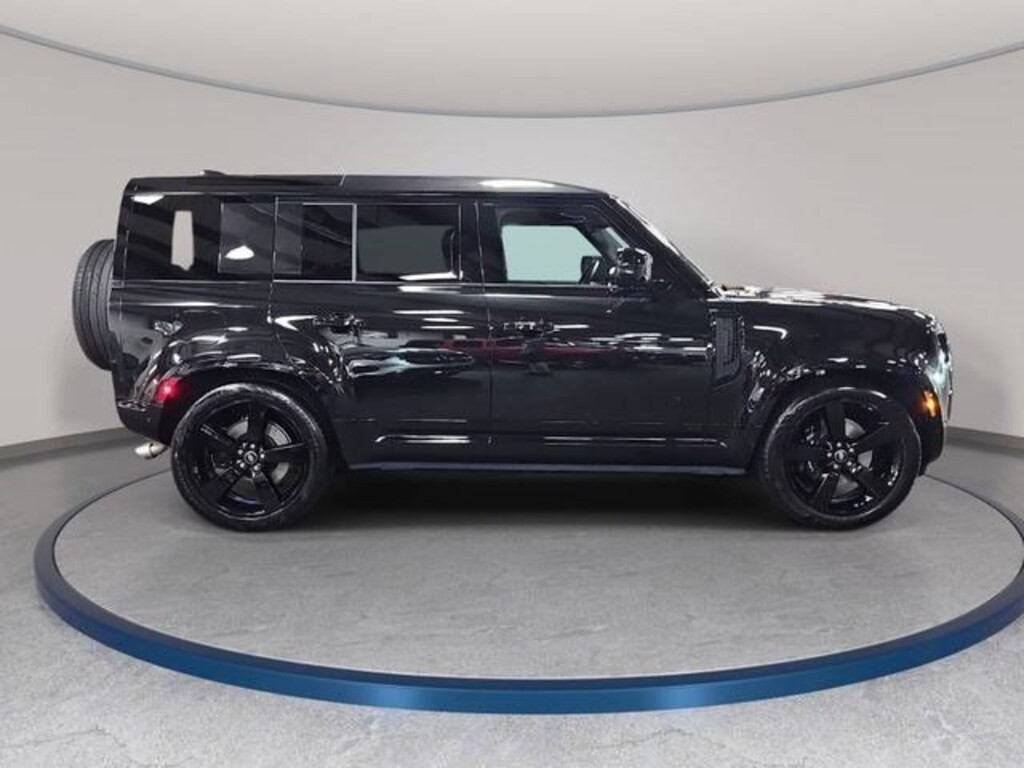 Used 2025 Land Rover Defender 110 V8 SUV