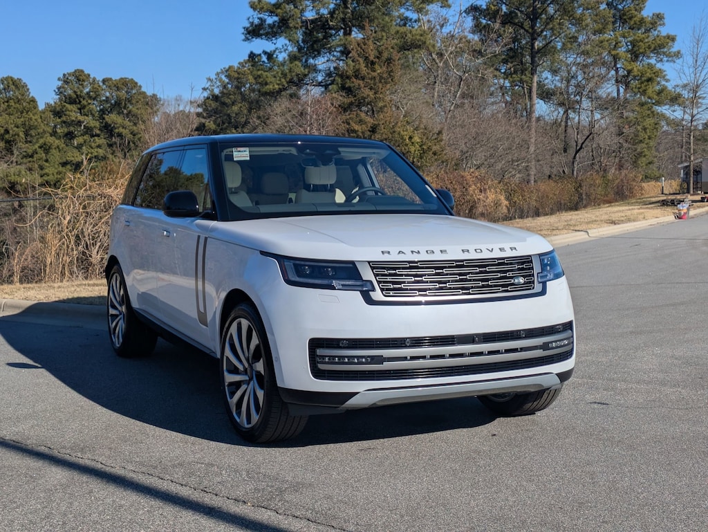 New 2026 Land Rover Range Rover SE LWB 7-Seats / V8 SUV