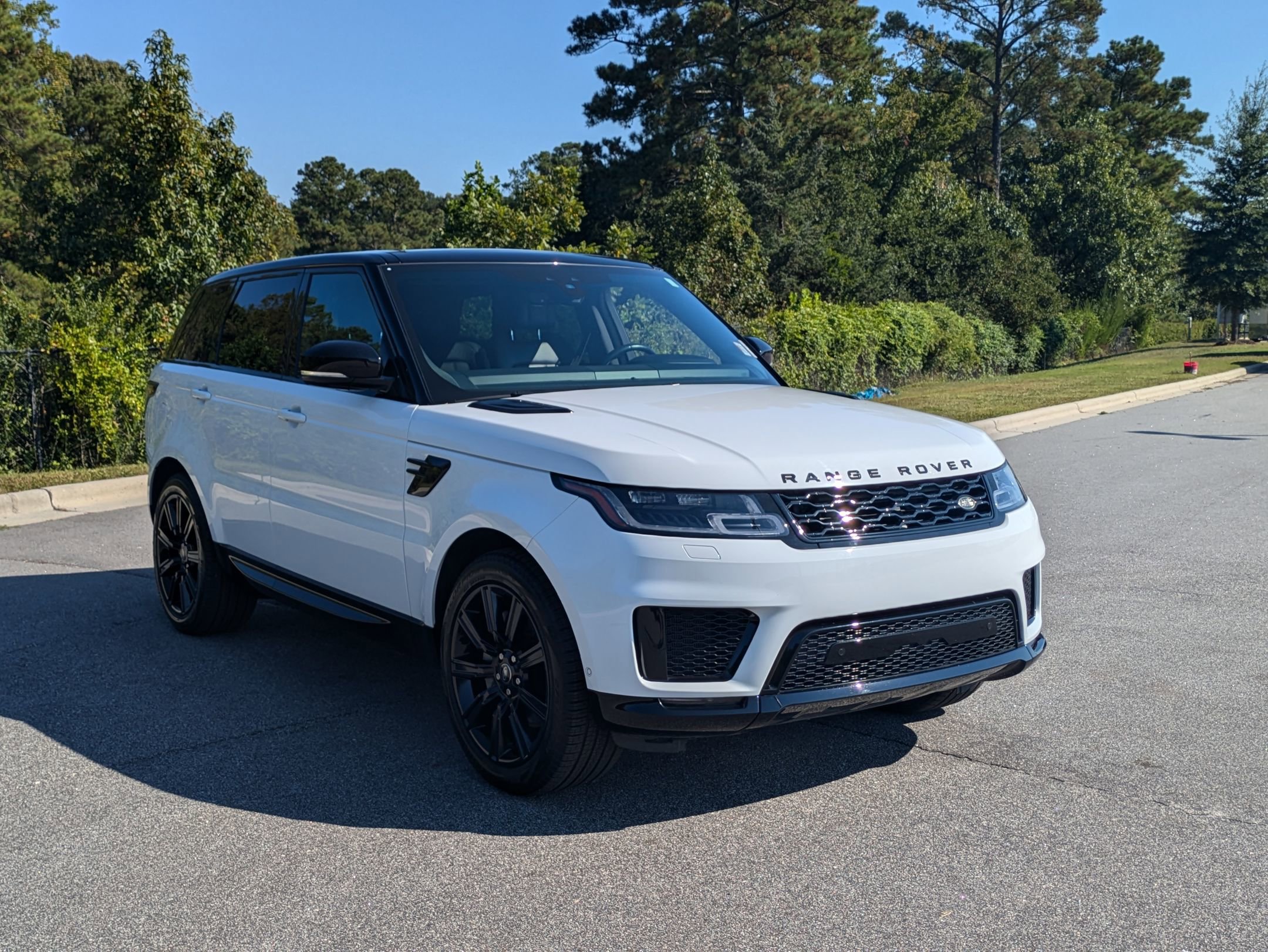 2022 Land Rover Range Rover Sport HSE Silver Edition photo 2
